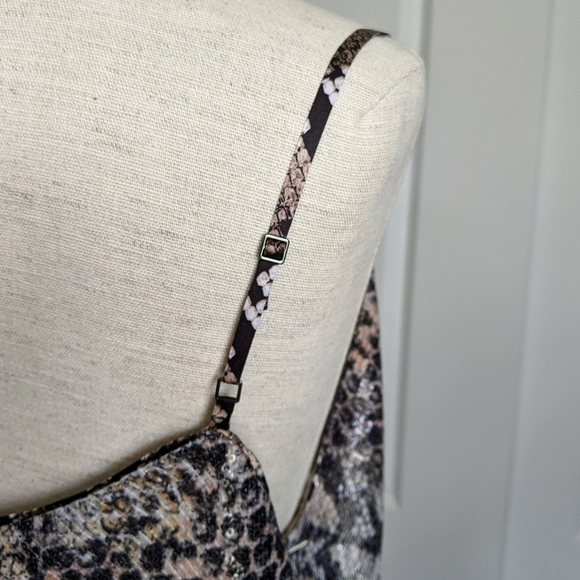 Elie Tahari Blouse Sleeveless Sequin Snake Print Draped Neck Truffle Black L NWT - Picture 7 of 16